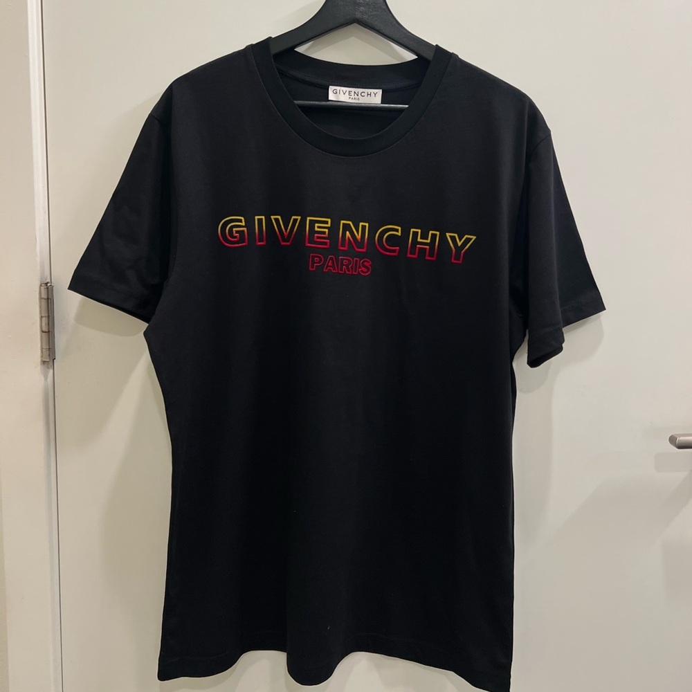 Givenchy Men Tshirt Front Logo size L